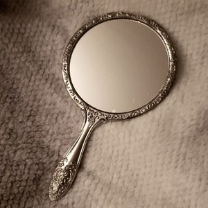 NOSTALGIC HAND MIRROR